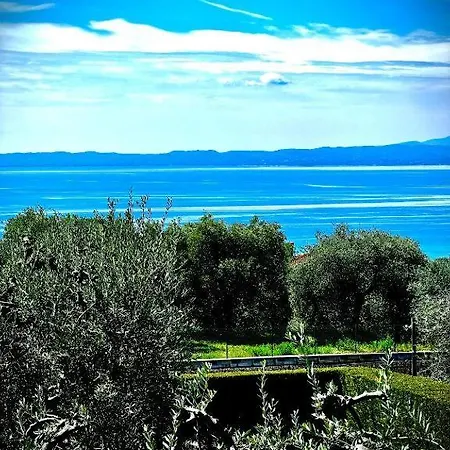 Welcome Traveller Charm Costabella * 巴多利诺